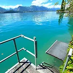 Concierge, Boat House Scenic Views By Swisshut سيغريسويل