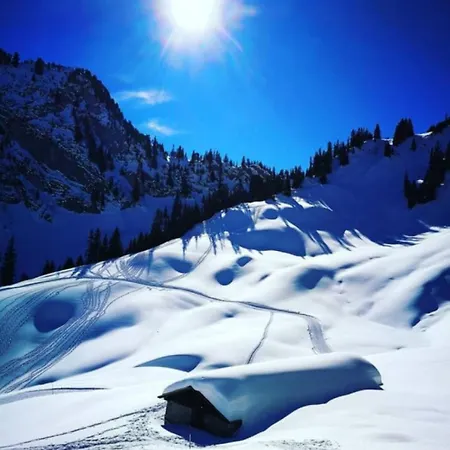Swisshut Stunning Views Alps - Monbijou Chalet